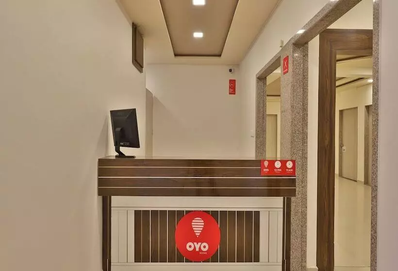 Oyo 11750 Hotel Starz