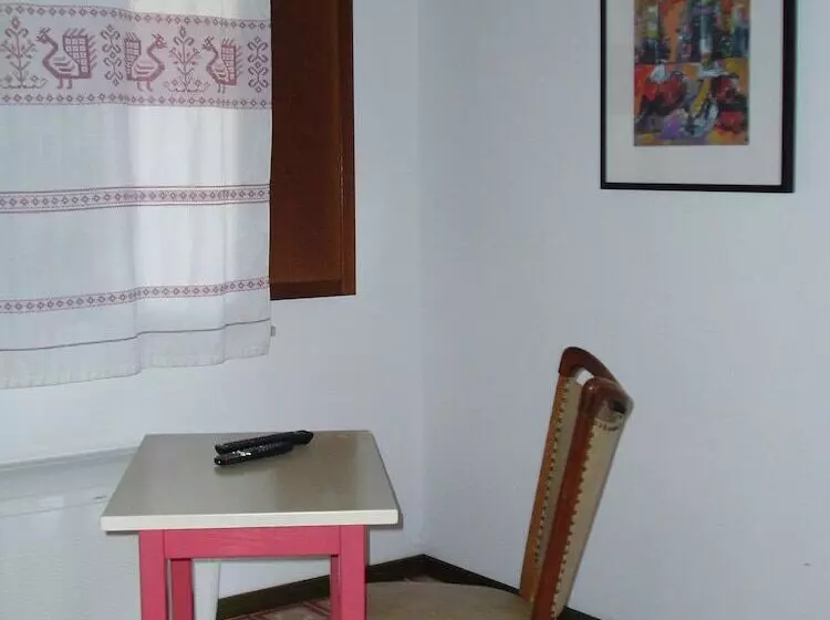 ペンション Sa Domu E Crakeras