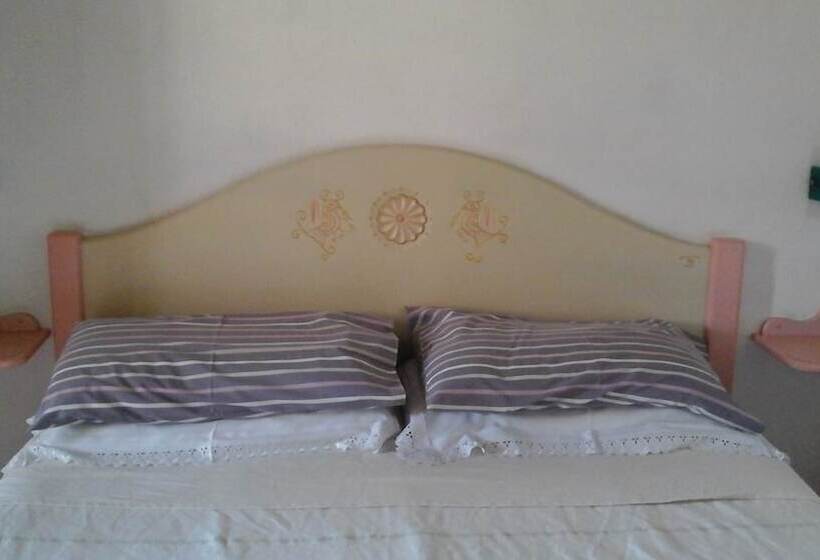 ペンション Sa Domu E Crakeras