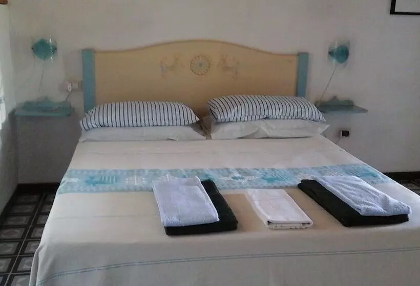 ペンション Sa Domu E Crakeras