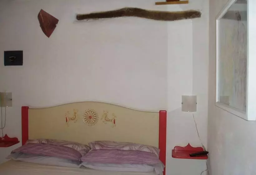 ペンション Sa Domu E Crakeras