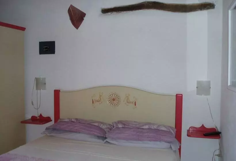 ペンション Sa Domu E Crakeras