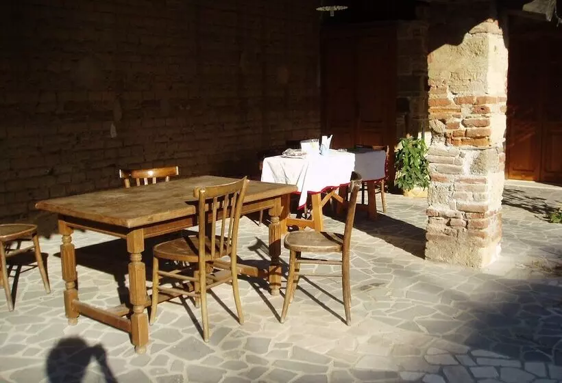 ペンション Sa Domu E Crakeras