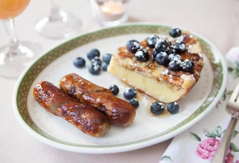 فندق Adair Country Inn & Restaurant