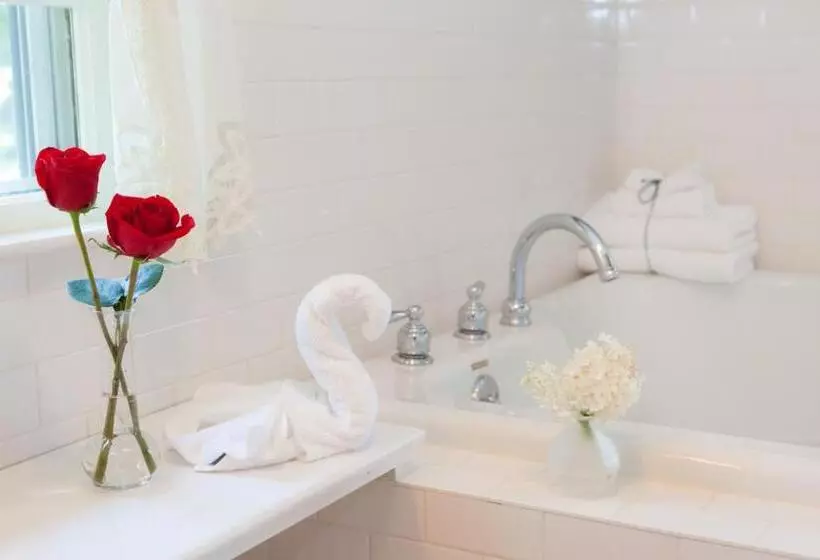 فندق Adair Country Inn & Restaurant