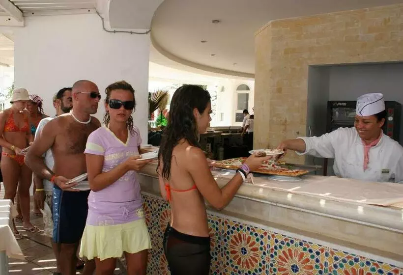 ホテル El Mouradi Skanes