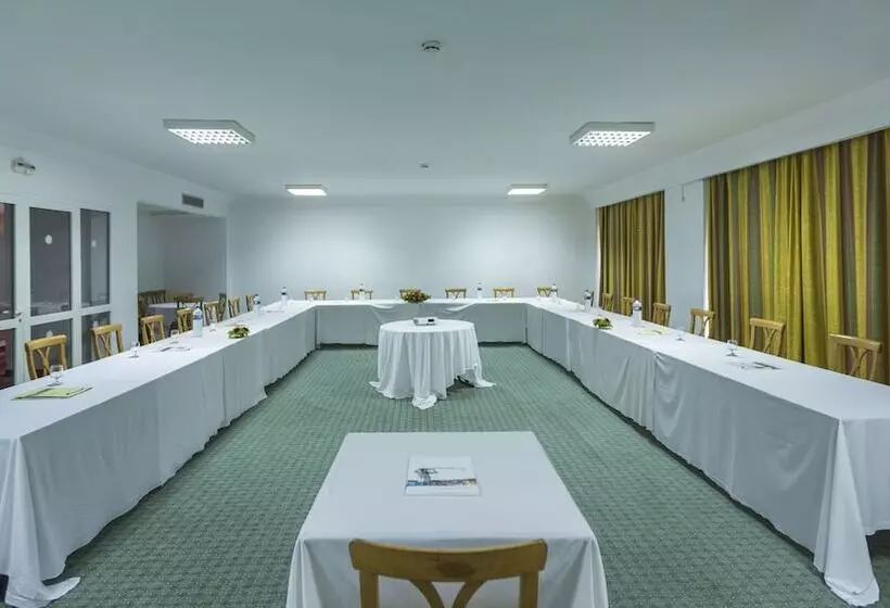 ホテル El Mouradi Skanes