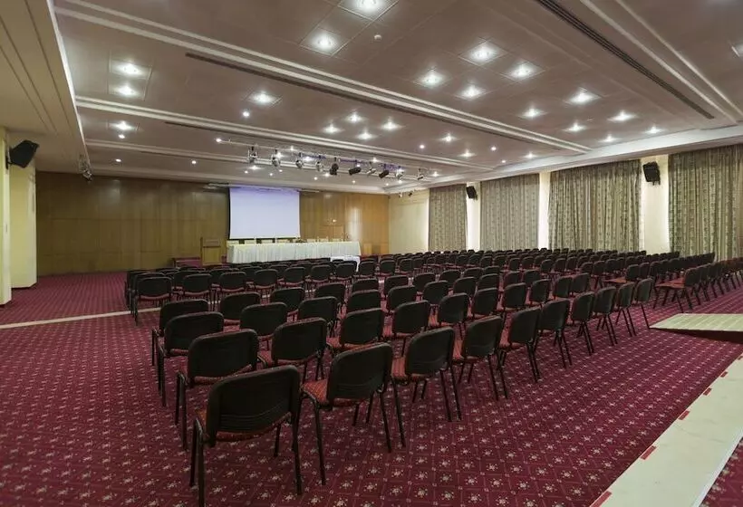 ホテル El Mouradi Skanes