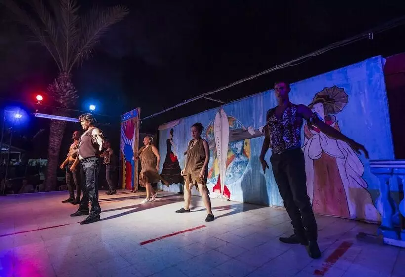 ホテル El Mouradi Skanes