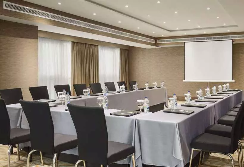 فندق Hawthorn Extended Stay By Wyndham Abu Dhabi City Center