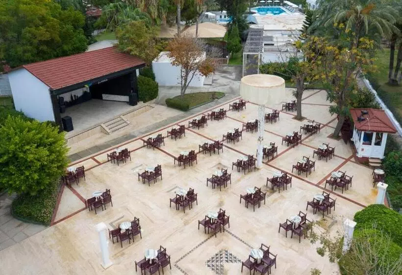 Отель Labranda Alantur