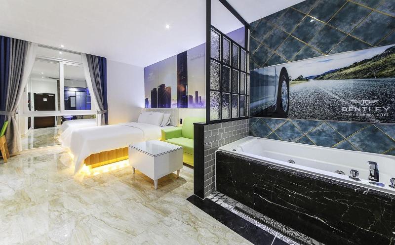 בית מלון כפרי Bentley Business