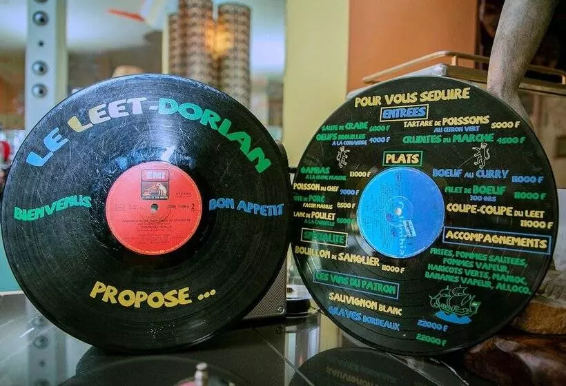 هتل Hôtel Leet Dorian