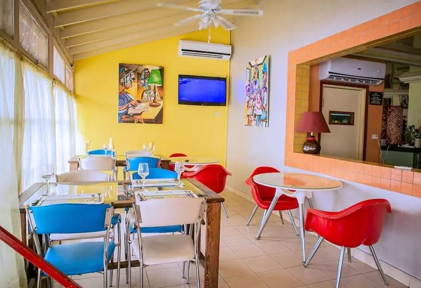 هتل Hôtel Leet Dorian