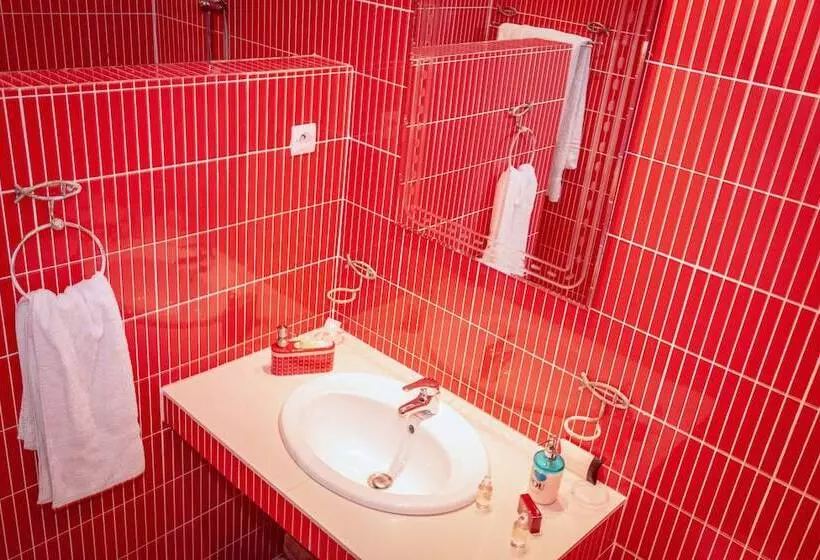 هتل Hôtel Leet Dorian