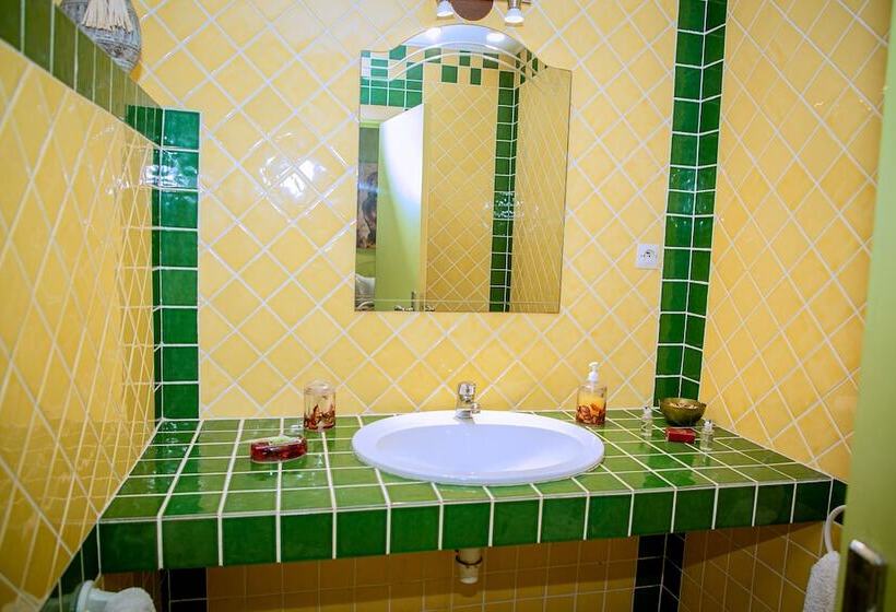 هتل Hôtel Leet Dorian