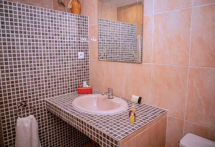 هتل Hôtel Leet Dorian