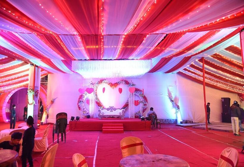 בית מלון כפרי Indus Regency