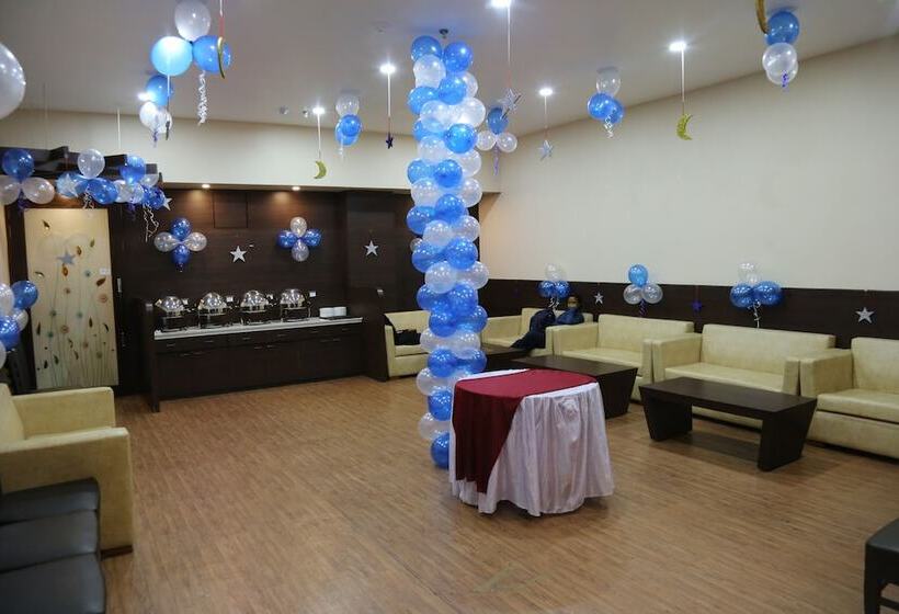 בית מלון כפרי Indus Regency