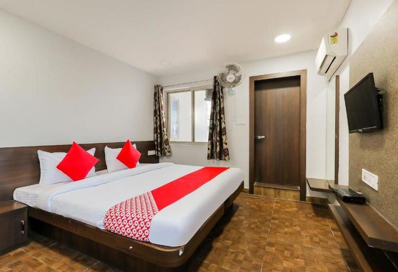 Отель Sajan Palace By Oyo Rooms