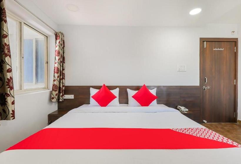 Отель Sajan Palace By Oyo Rooms