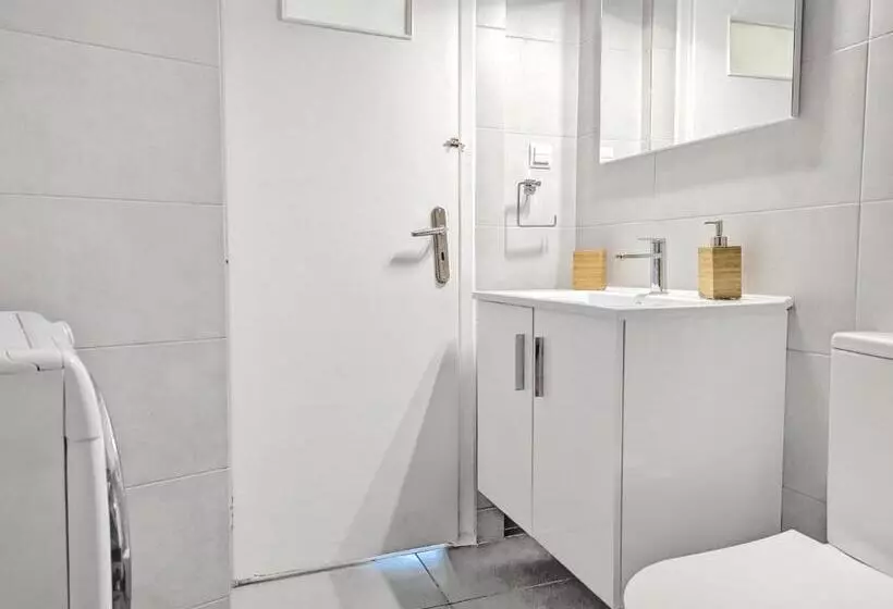 Super Paradise Apartments