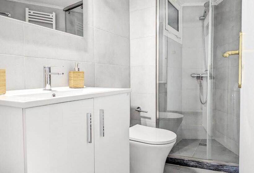 Super Paradise Apartments