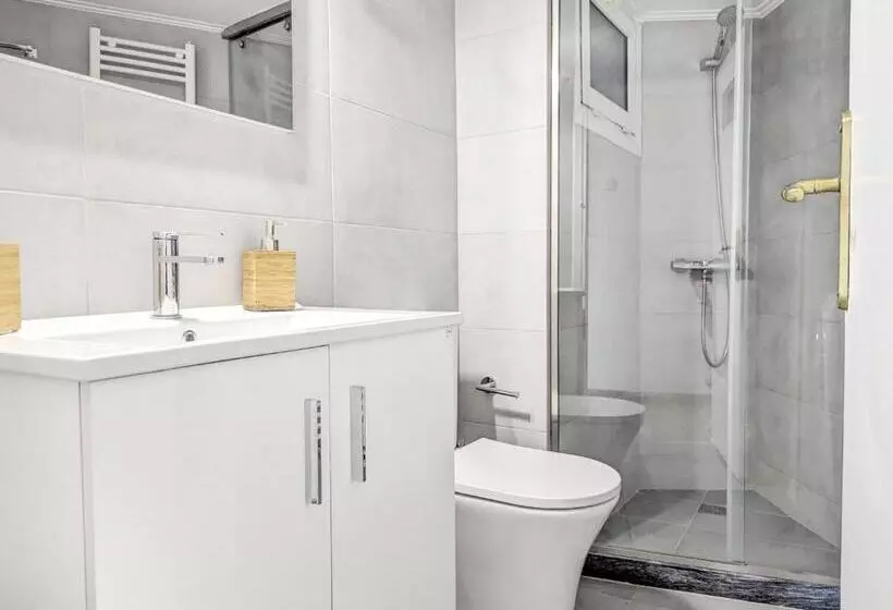 Super Paradise Apartments