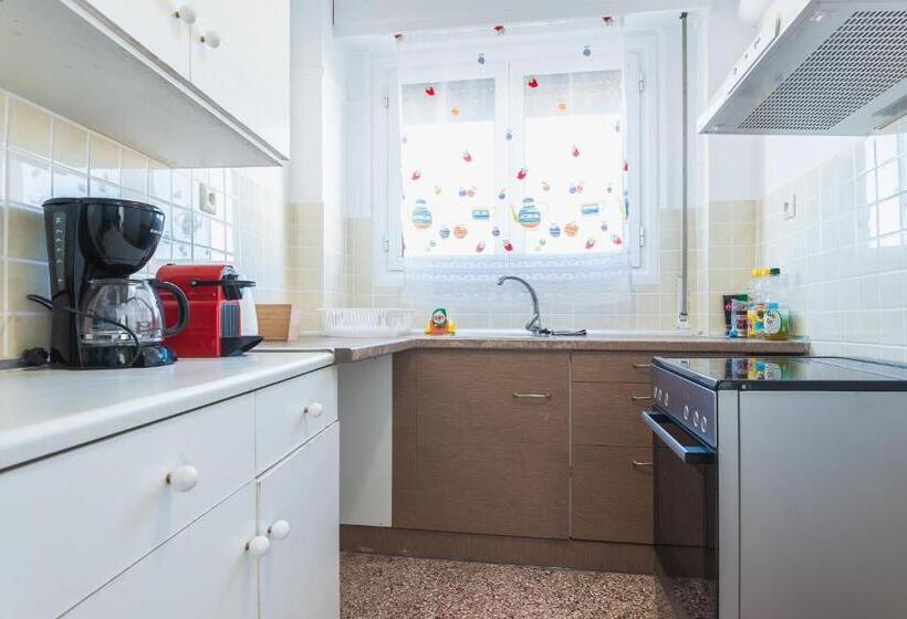 Super Paradise Apartments