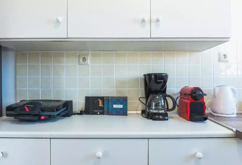 Super Paradise Apartments