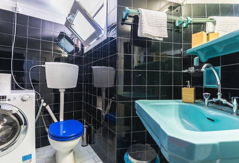 Super Paradise Apartments