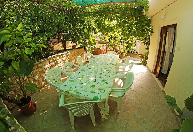 Apartments And Rooms Zvjezdana