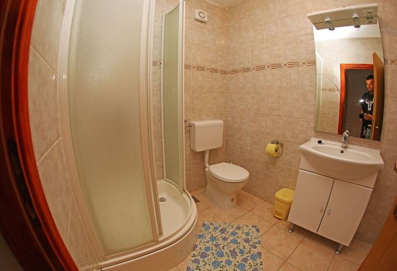 Apartments And Rooms Zvjezdana