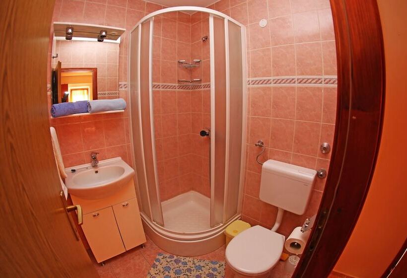 Apartments And Rooms Zvjezdana