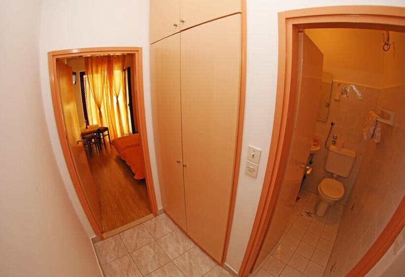 Apartments And Rooms Zvjezdana