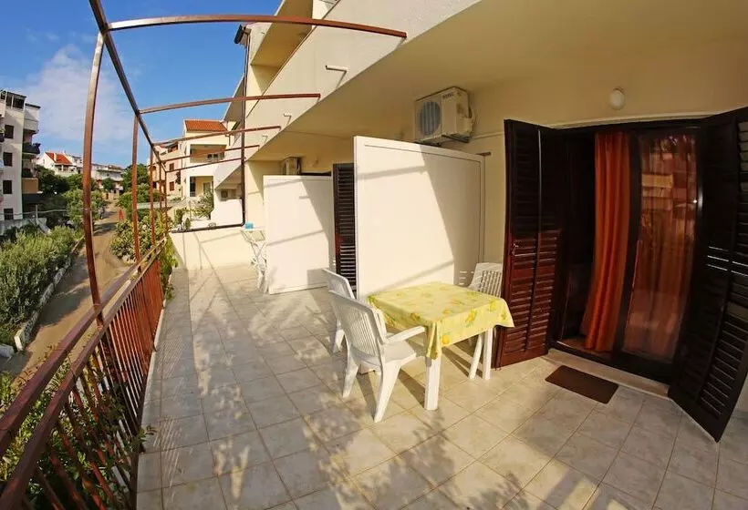 Apartments And Rooms Zvjezdana