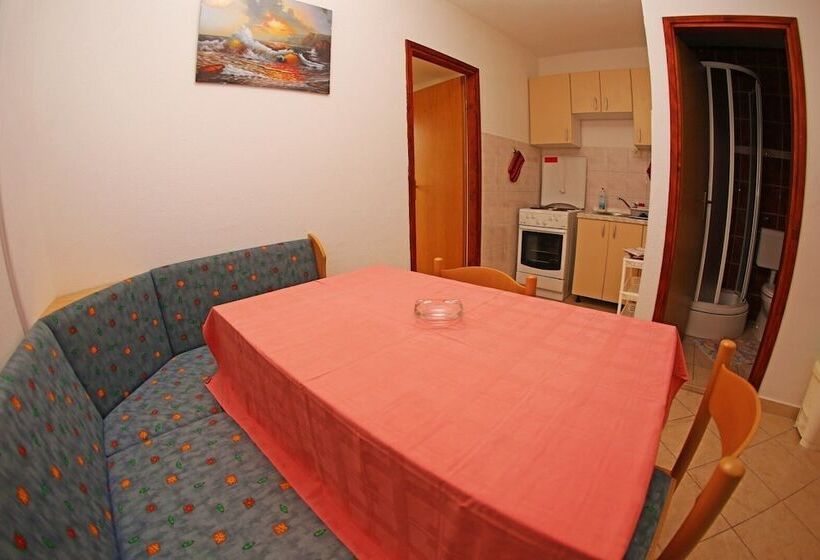 Apartments And Rooms Zvjezdana