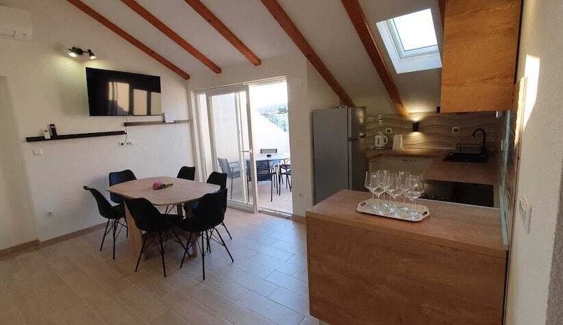 Apartments And Rooms Zvjezdana