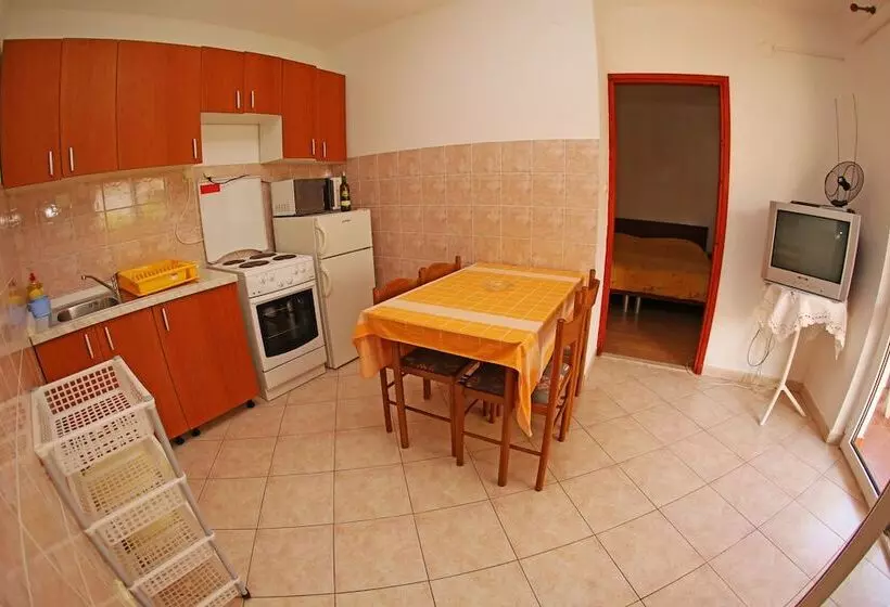 Apartments And Rooms Zvjezdana