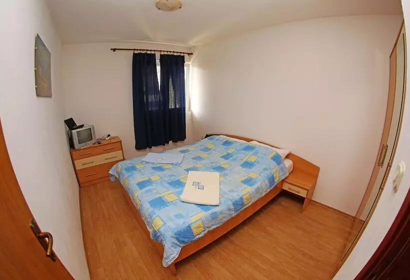 Apartments And Rooms Zvjezdana