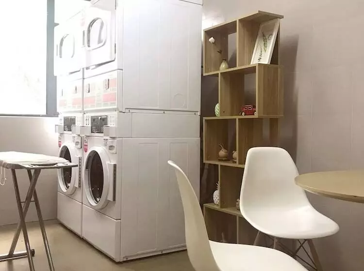 Hotelli Campanile Shanghai Jing An