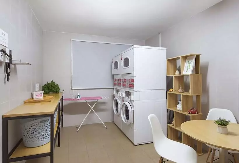 Hotelli Campanile Shanghai Jing An