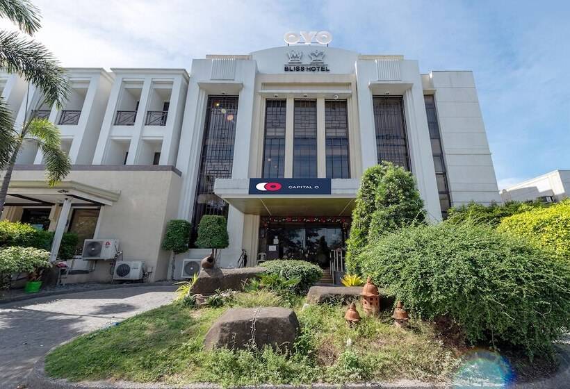 فندق Capital O 176 Bliss