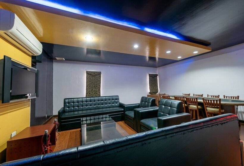 فندق Capital O 176 Bliss