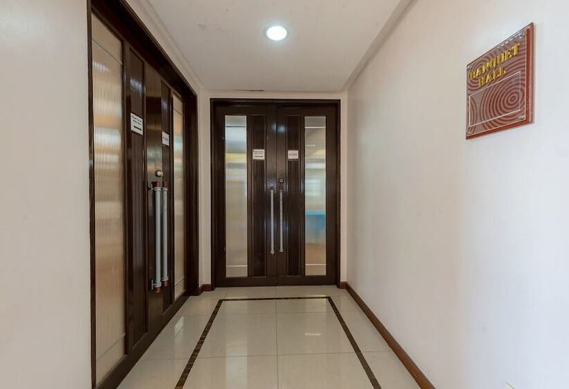 فندق Capital O 176 Bliss