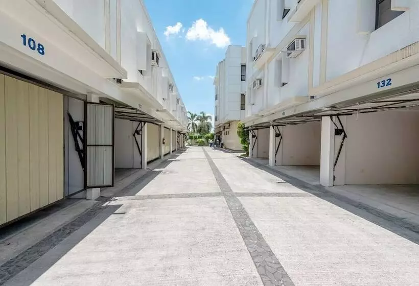 ホテル Capital O 176 Bliss