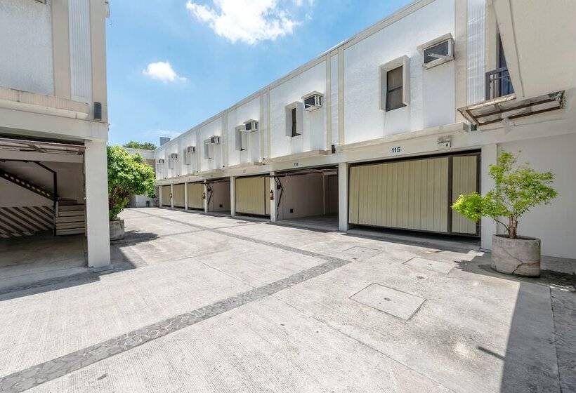 فندق Capital O 176 Bliss