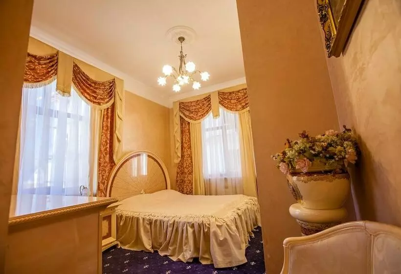 هتل Dombay Palace