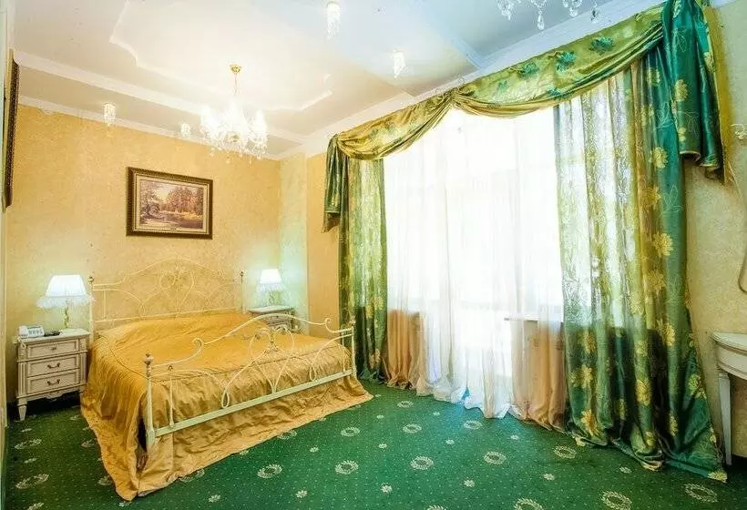 هتل Dombay Palace