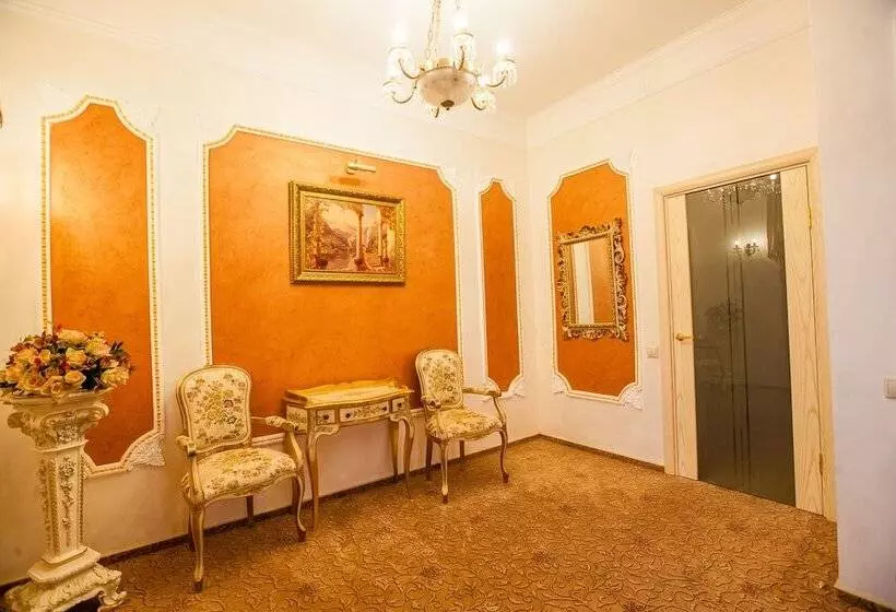 هتل Dombay Palace
